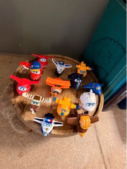 Super Wings characters