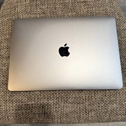 MacBook Pro 2019 1tb