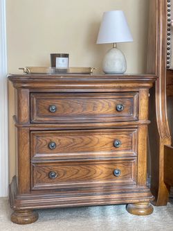 Wood 2-Drawer Nightstand
