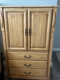 Armoire dresser