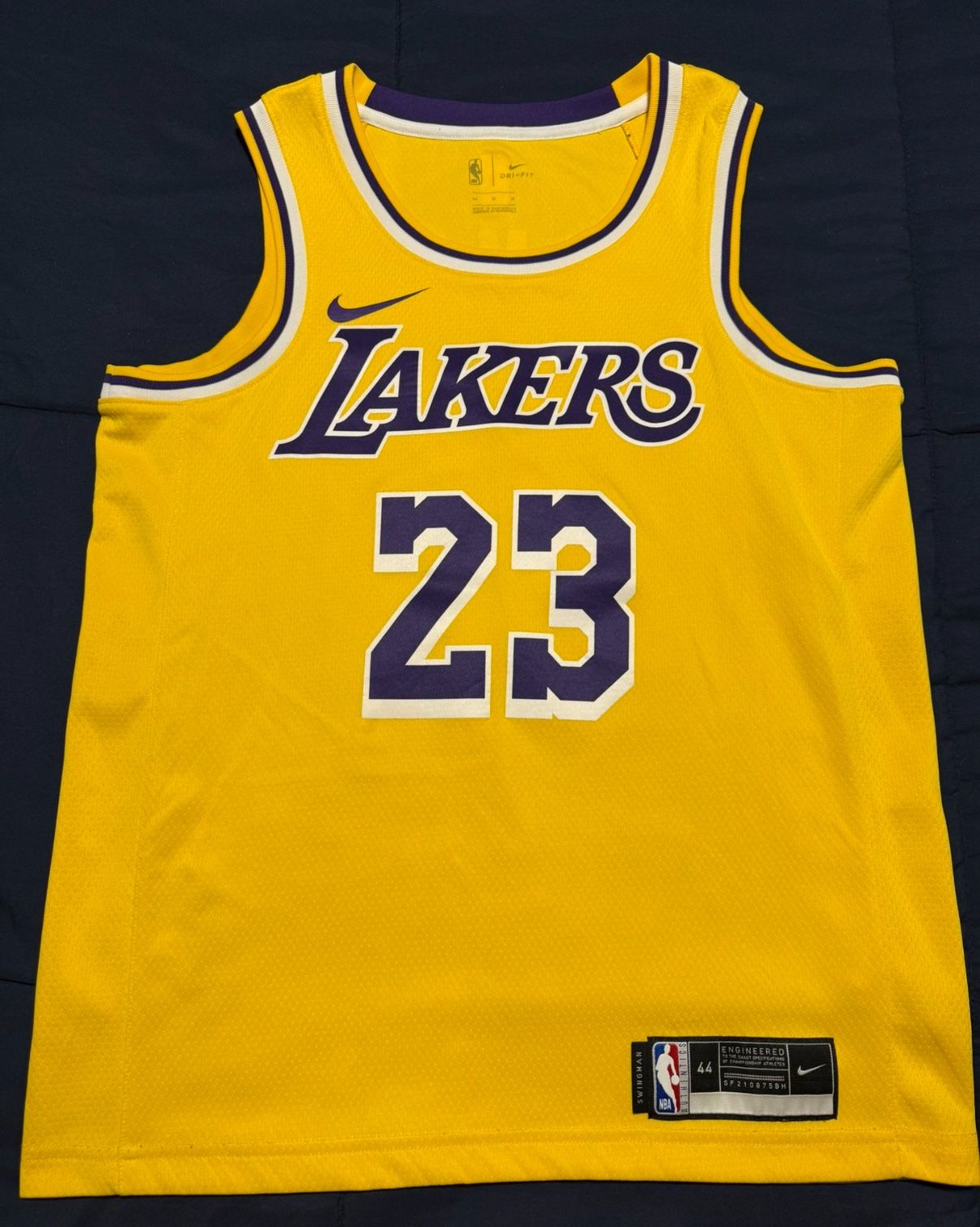 Nike Lakers Jersey - Lebron #23 Medium