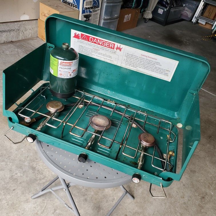 COLEMAN TRIPLE 3 BURNER CAMP STOVE