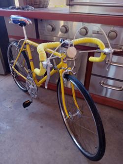 1972 VINTAGE BIKE MOTOBECANE MADE IN FRANCE TIRES SIZE 24