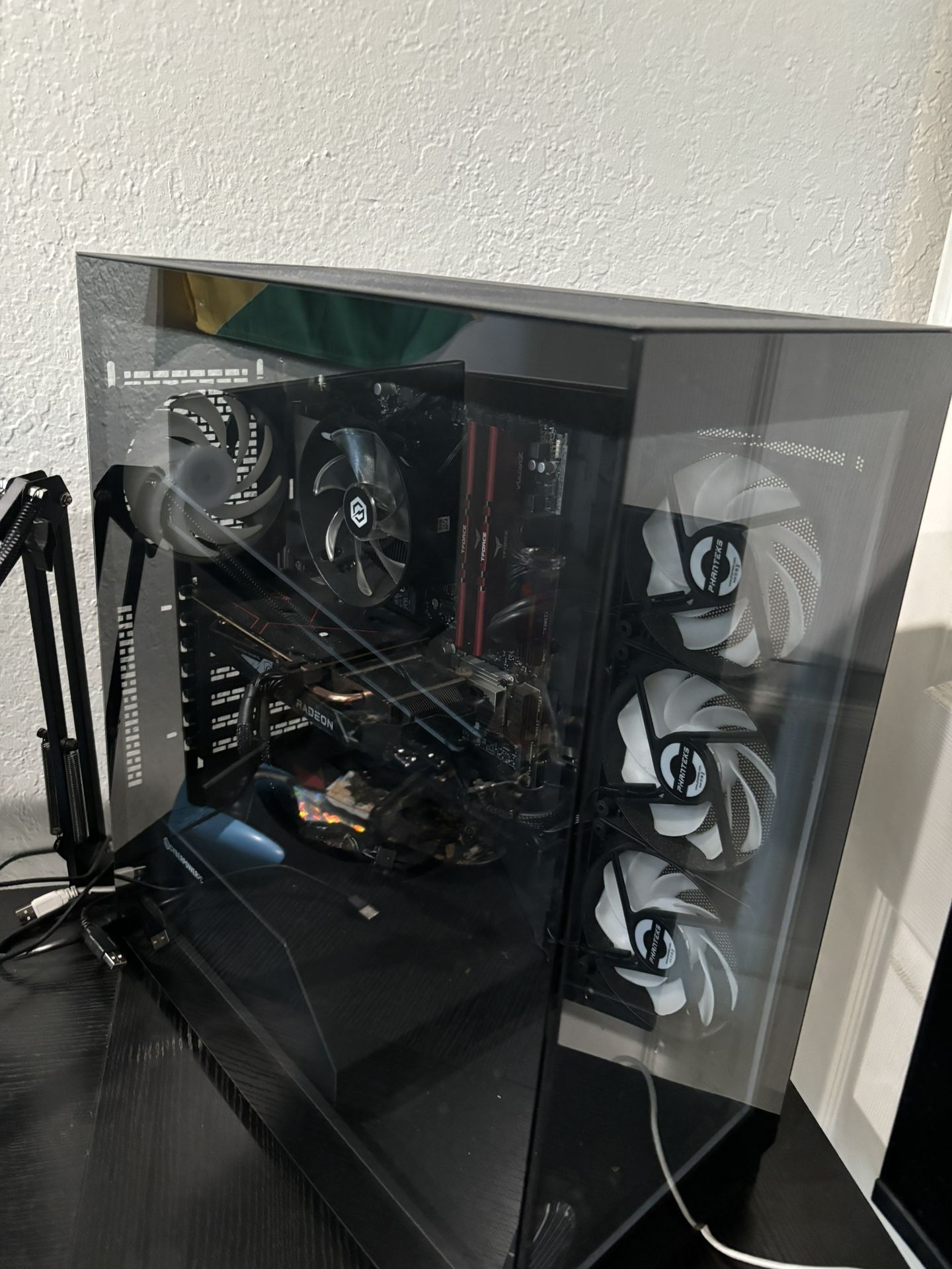 Cyberpower gaming PC/ CPU AMD ryzen 5 5500 /GPU AMD Radeon RX 6500 XT