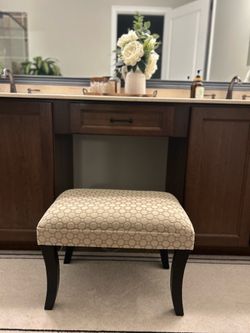 Vanity Bench / Stool - Excellent Condition