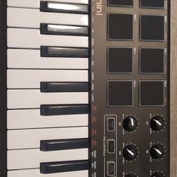 Akai MPK mini