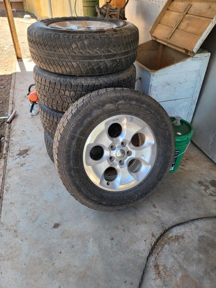 Jeep wheels and tires
