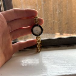 Gucci Time piece gold watch (missing dial colors) 