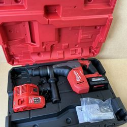 Milwaukee M18 FUEL 18V Lithium-Ion Brushless Cordless 1-9/16 in. SDS-Max Rotary Hammer Kit w/ Two 8.0Ah Batteries & Hard Case 2717-21HD