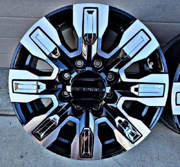 2025 GMC DENALI 2500 RIMS OEM NEW.....( 8 LUG
)