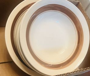 Set of 7 Ceramic Bowls With 1 Large Bowl..