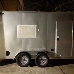 Fully functional food trailer,that comes with everything to make some $$$$$$$