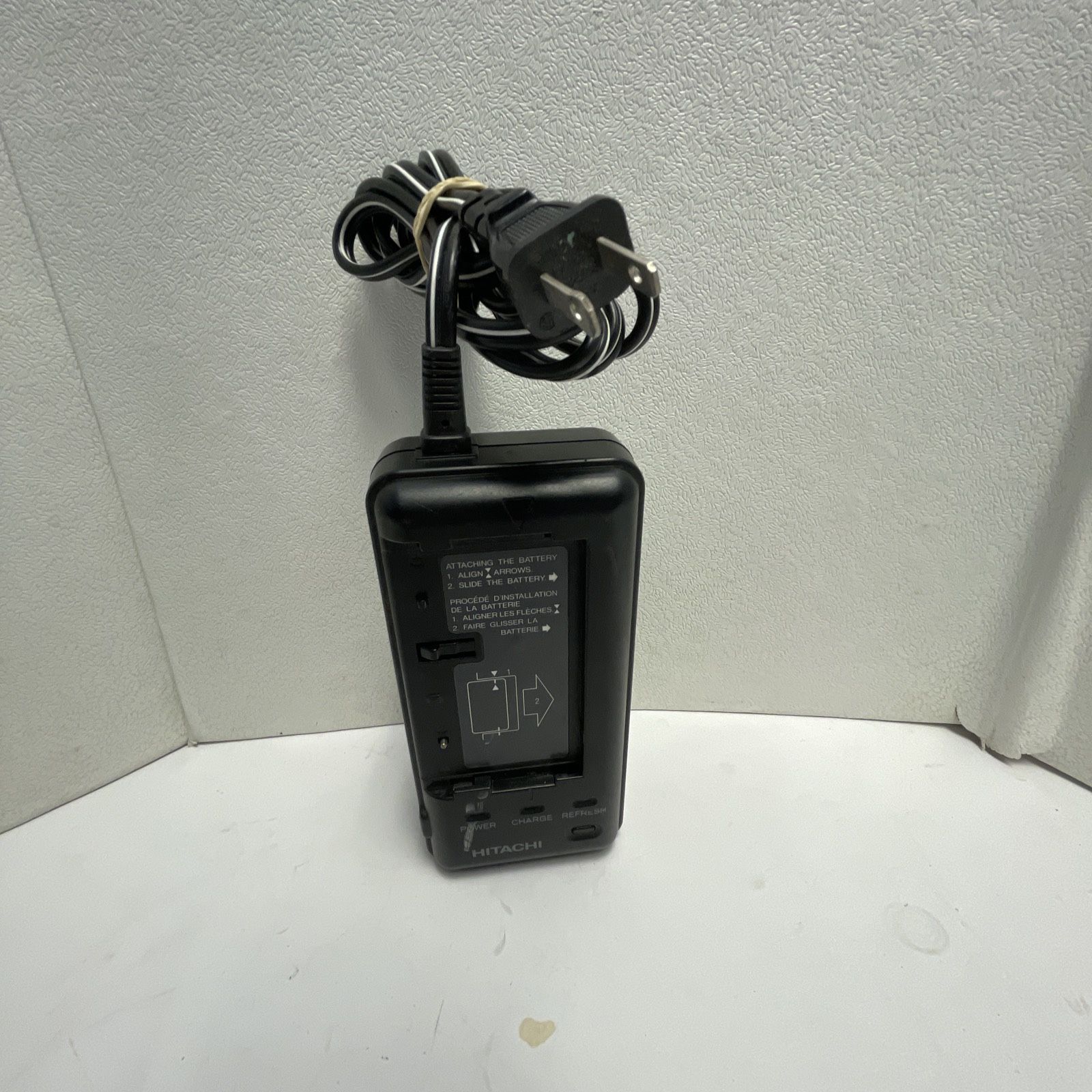 Hitachi VM-AC82A(R) OEM AC ADAPTOR / Charger FOR 8mm VIDEO CAMERA JAPAN