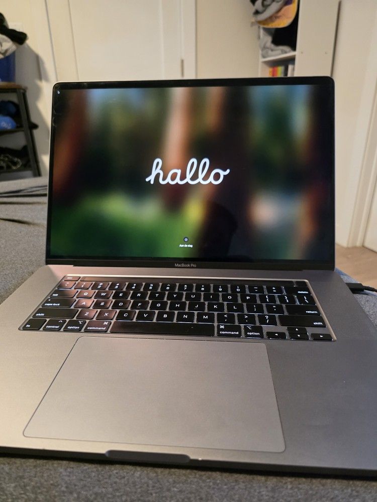 MacBook Pro 16 inch
