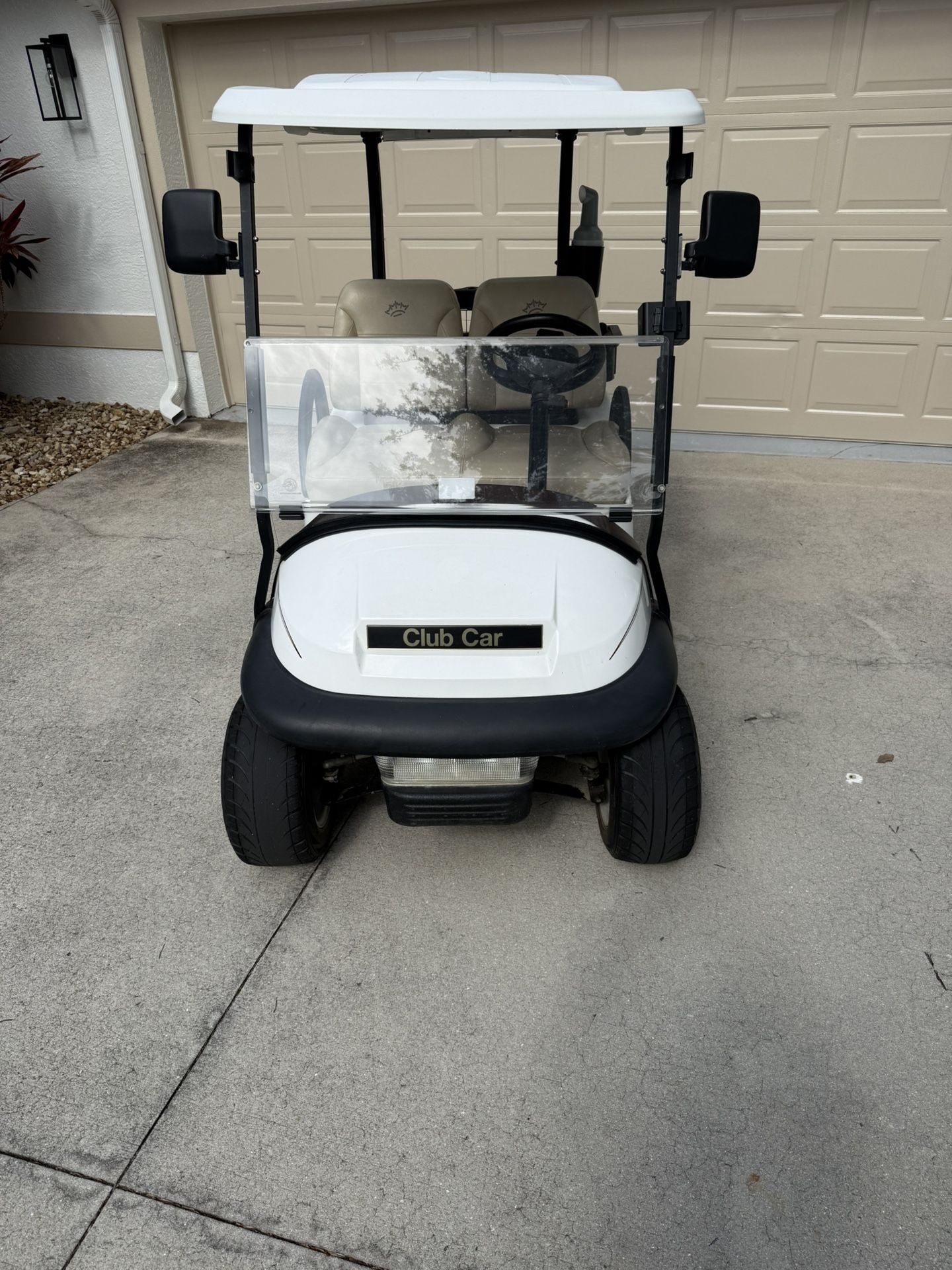 Great Condition Club Car Golf Cart Serviced 6/10/25