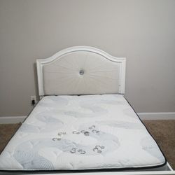 Full Size Girl Bed With Light Up Head Board