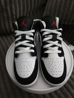 Air Jordan 1 Low SE (6.5Y)
