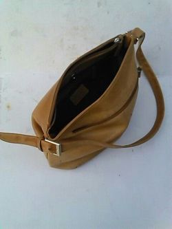 TIGNANELO BRAND MED. LEATHER HAND BAG