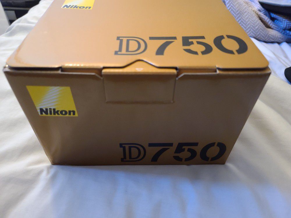 Nikon D750 none wifi model brand new
