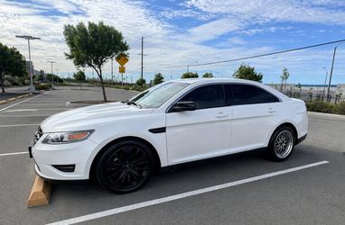 2010 Ford Taurus