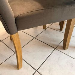 Set of 4 dining chairs