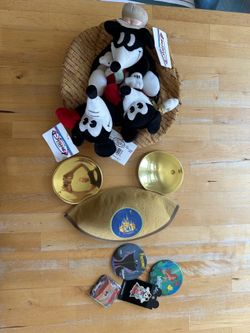 New, with tags, Disney collectible plush Mickeys, 6 pins, one 50th anniversary hat