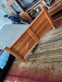 Cama Queen size $200 pura madera