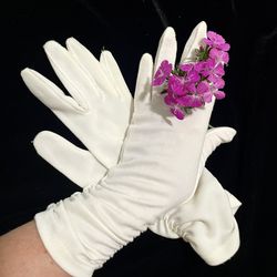 Vintage 1950s White Cotton Gloves Wedding Prom Formal Event Size M 