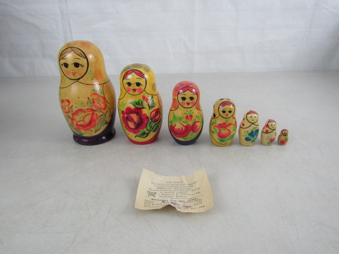 Vintage Russian Hand Painted Wooden 7 Pc. Set Matryoshka Nesting Dolls