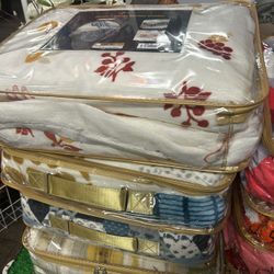 Jumbo  3  Pieces Borrego  Blanket 