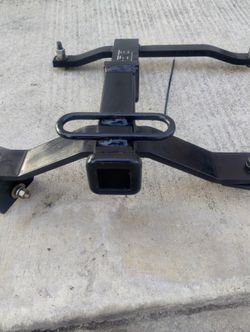 trailer hitch for a 2000 Honda CRV 100 or best offer