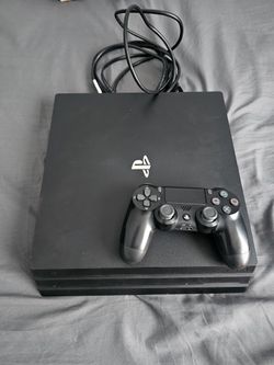 Playstation 4 Pro 1TB With Controller