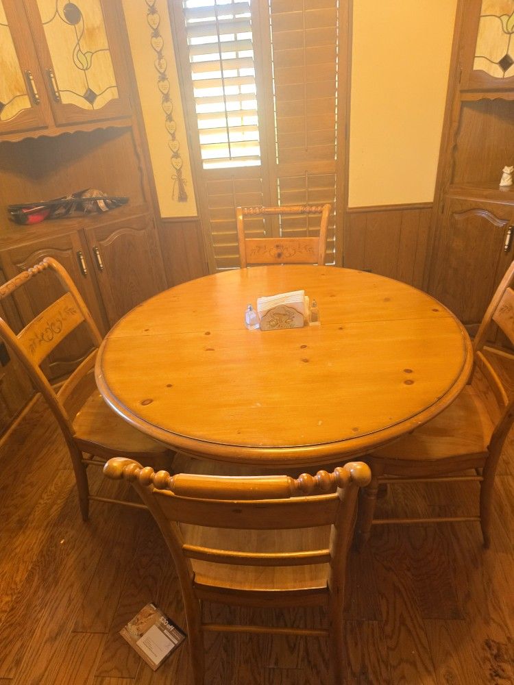 Breakfast Table W/ 4 Chairs