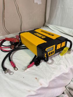 DEWALT 1000W Power Inverter