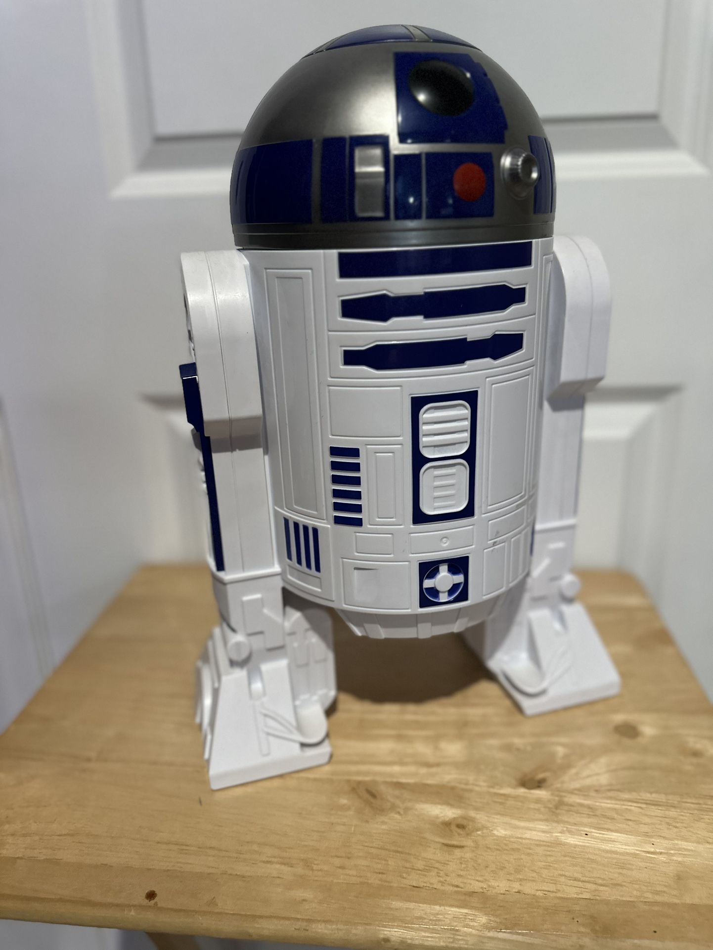R2D2 Popcorn/Drink AMC