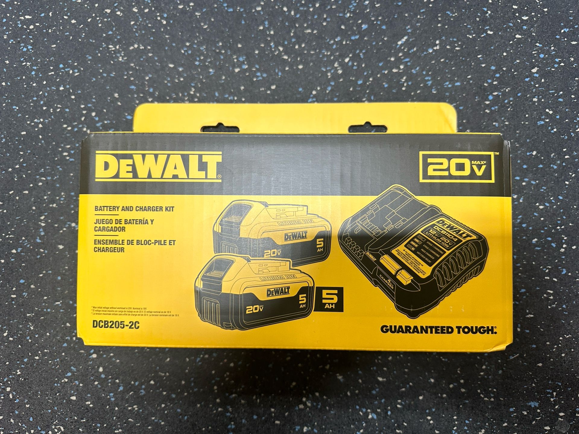 Dewalt 20v (2x) 5.0ah batteries and charger kit