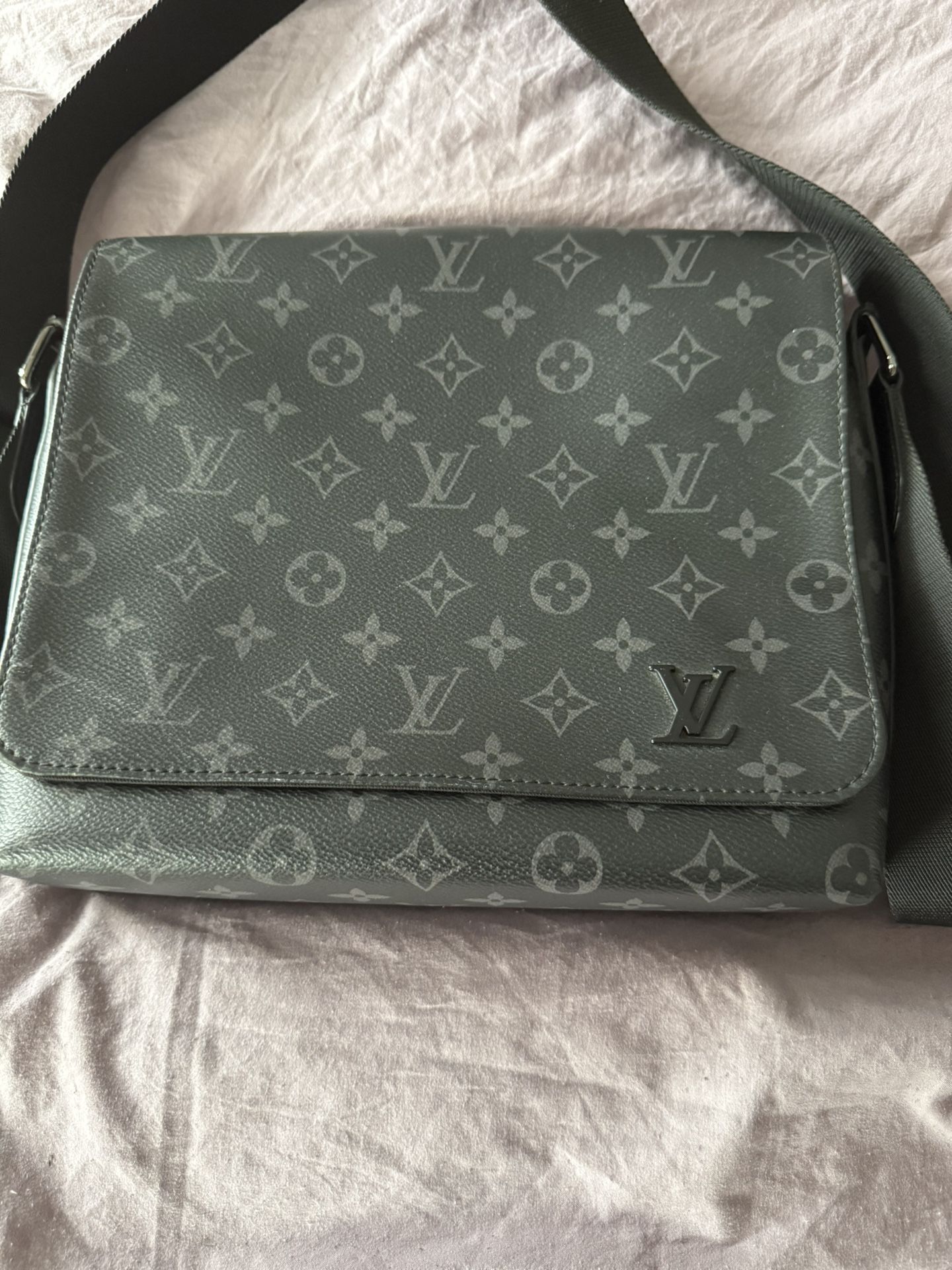 Louis Vuitton Messenger Bag