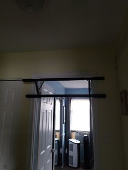 Pull Up Bar