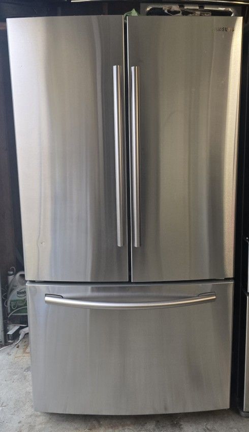 Samsung Refrigerator In Stainless Steel 