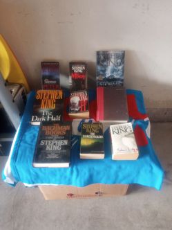 Steven King  Lot of 9 books.