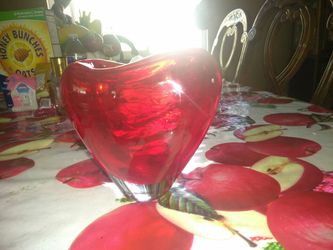 Glass mini heart vase