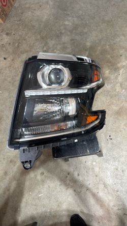 Tahoe 2015-2020 OEM HID DRIVER SIDE HEAD LIGHT