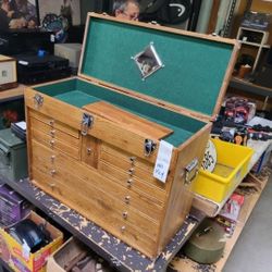 Machinist Or Jeweler's Tool Kit. 11 Lined Drawers