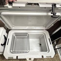 Igloo IMX White 70 qt Cooler Igloo  | Mfr # 49830  OBO 