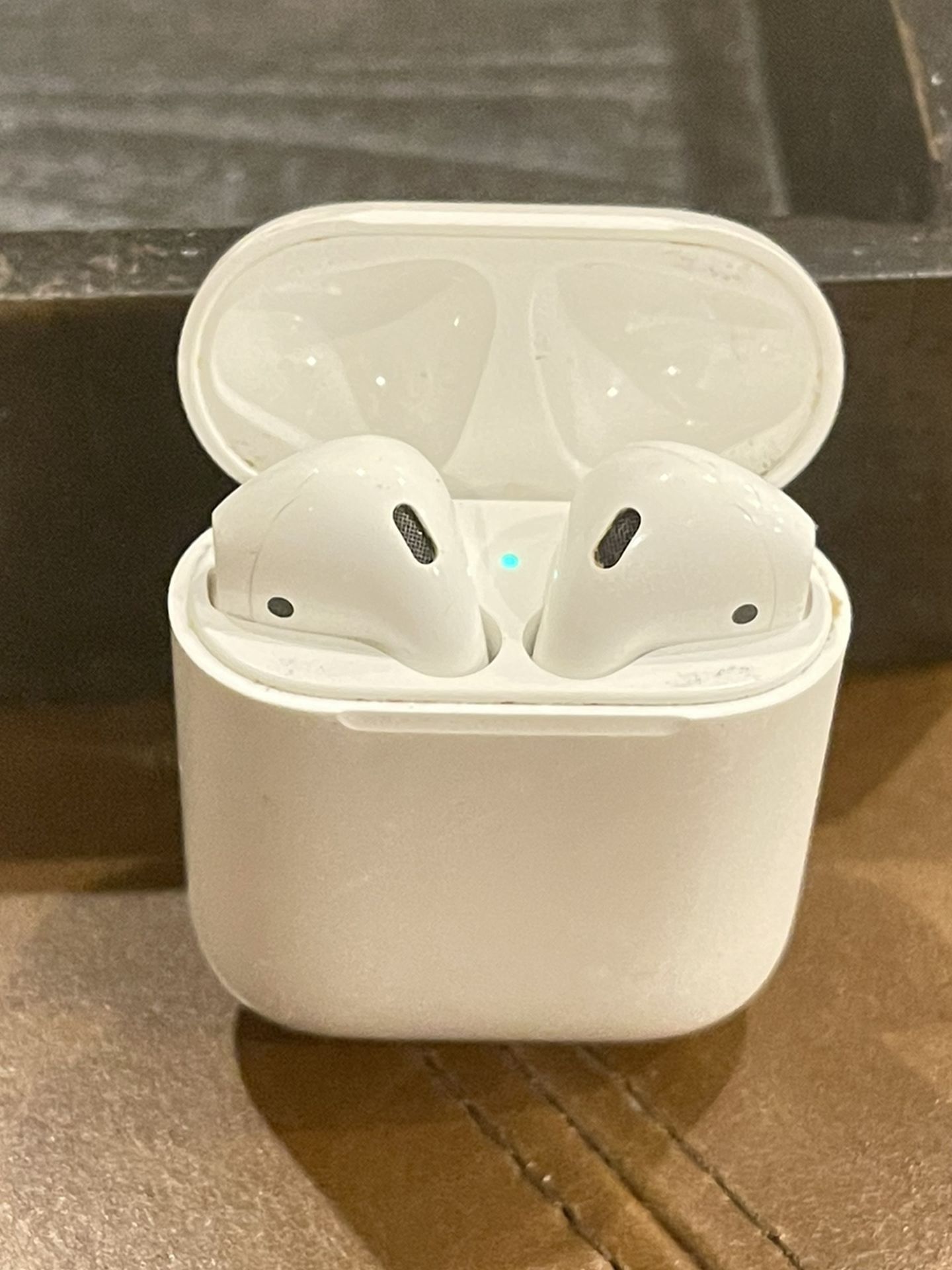 Apple AirPods Gen 2