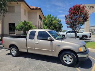 2001 Ford Super Cab - LIKE NEW