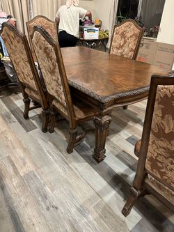 Dining Table Set