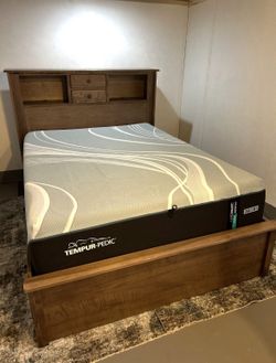 Queen Sized Tempurpedic Hybrid Mattress & Amish Made Frame