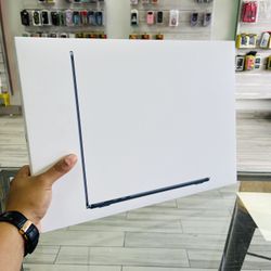 MacBook Air M4 | 15 Inch | 256GB (Financing Available)