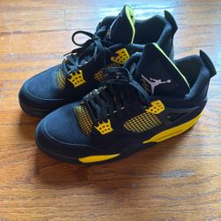 Jordan 4 Thunder 